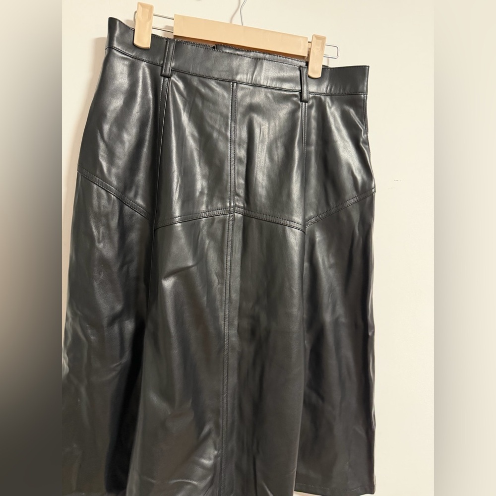 Gorgeous Sam Edelman Black A-Line Vegan Leather Skirt NWOT - Picture 12 of 16